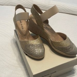 Anne Klein Espadrilles Size 9